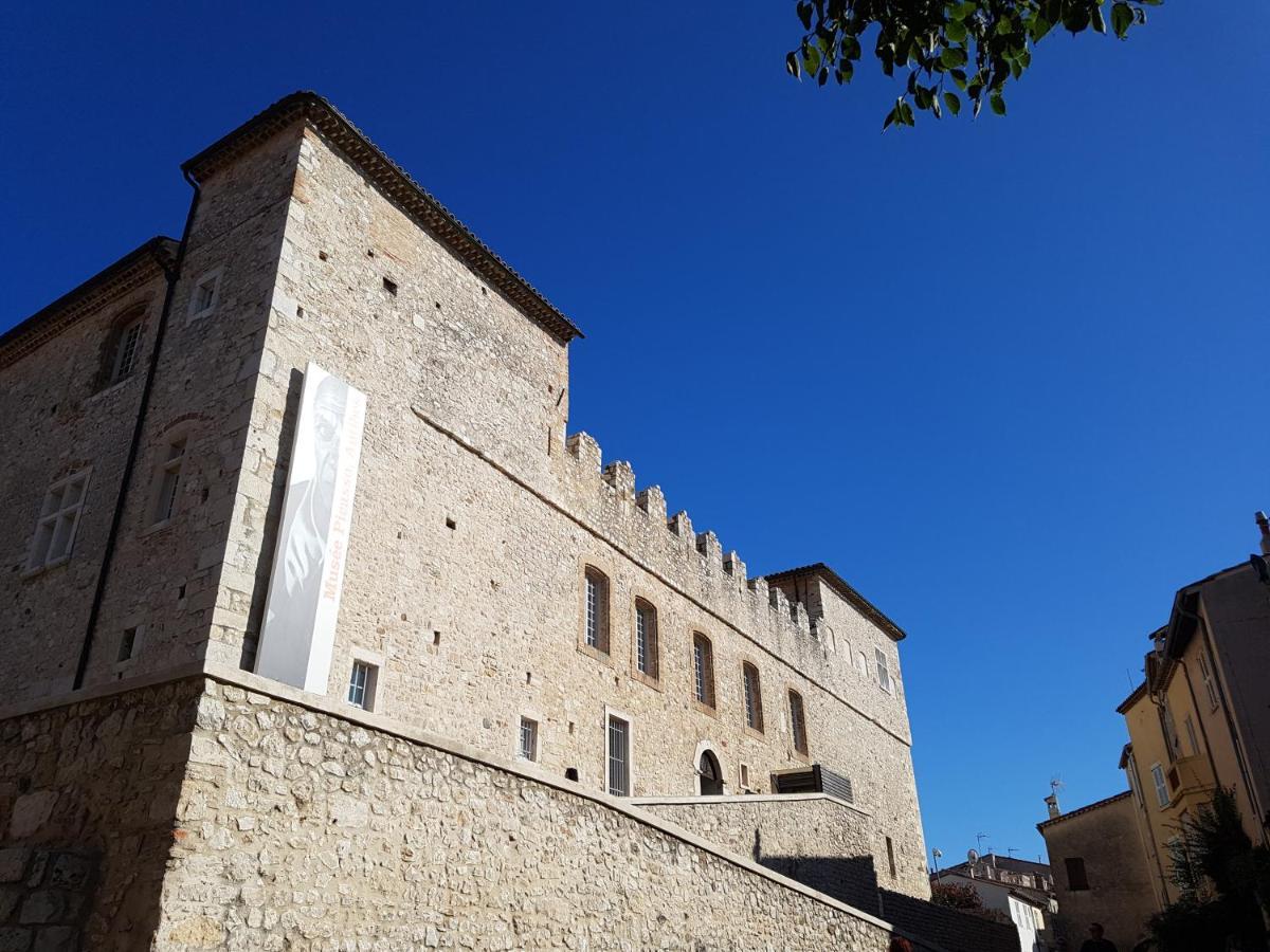 Appartement 2 Pieces Coeur Vieil Antibes Buitenkant foto
